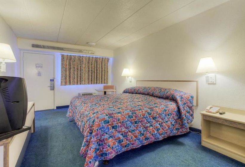 Motel 6 Knoxville North  | Knoxville | Tennessee | United States 12