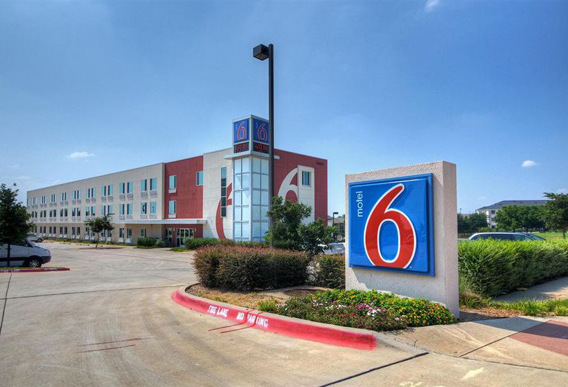 Motel 6 Northlake Speedway 