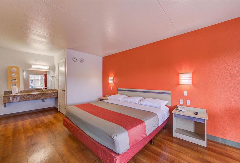 Motel 6 Norfolk  | Norfolk | Virginia | United States 14