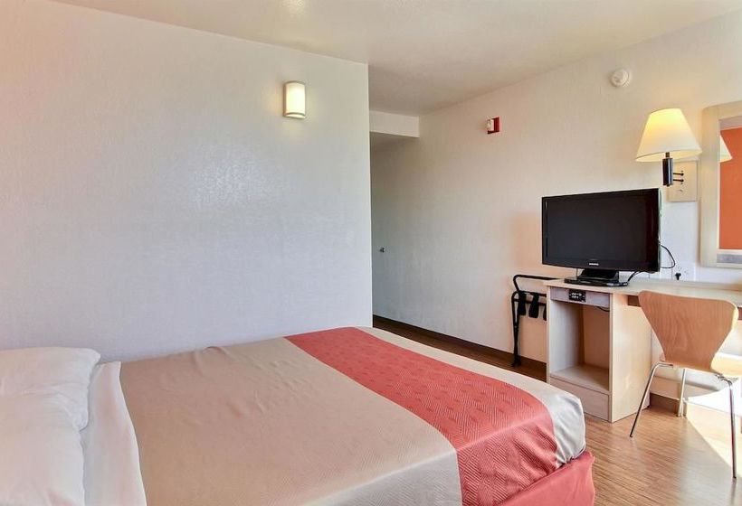 Motel 6 Fargo North  | Fargo | North Dakota | United States 10