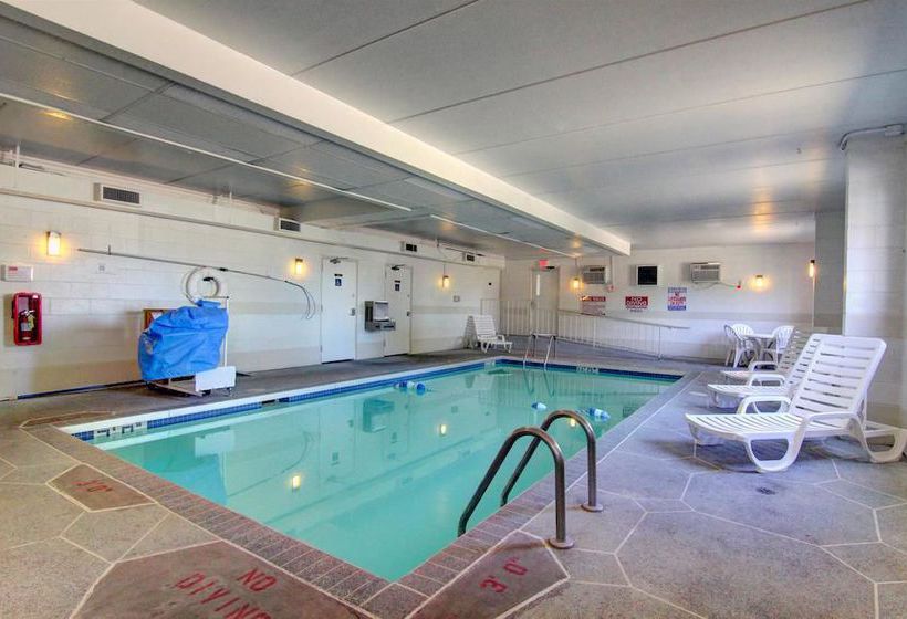 Motel 6 Madison North  | Madison | Wisconsin | United States 17