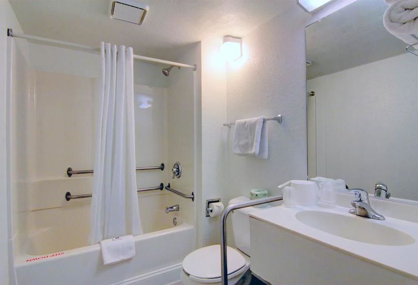 Motel 6 Madison North  | Madison | Wisconsin | United States 19