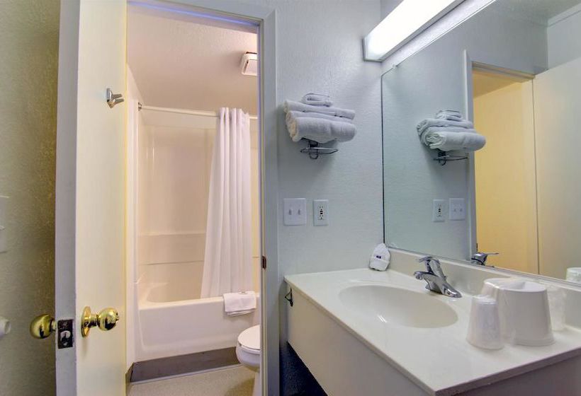 Motel 6 Madison North  | Madison | Wisconsin | United States 20