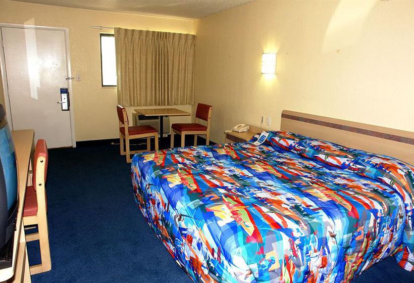 Motel 6 Philadelphia Airport - Essington 