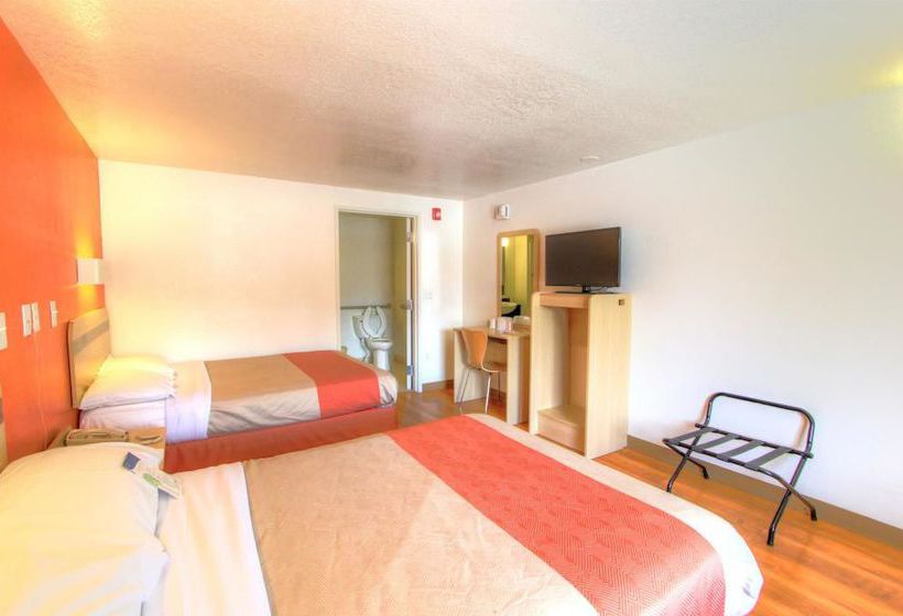 Motel 6 Harrisonburg  | Harrisonburg | Virginia | United States 14
