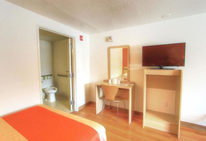Motel 6 Harrisonburg  | Harrisonburg | Virginia | United States 15