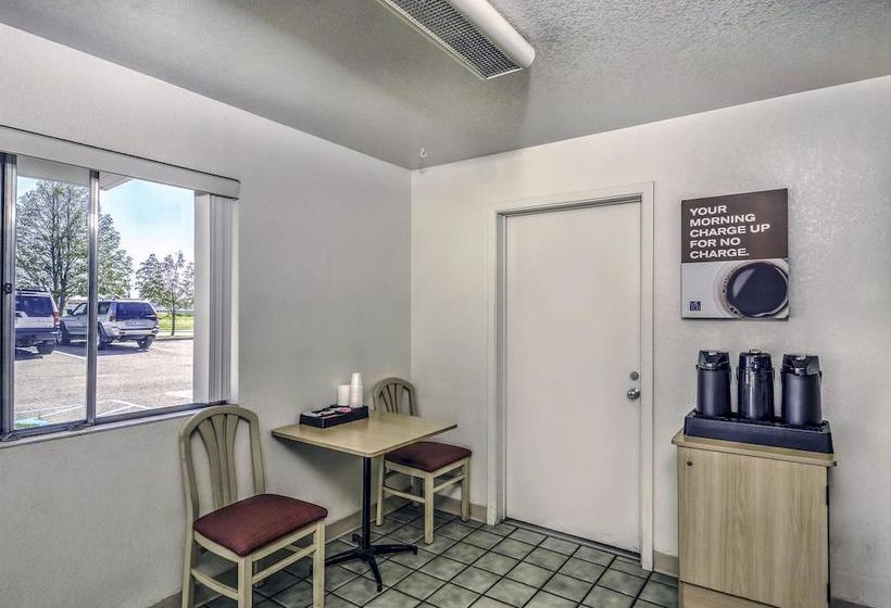 Motel 6 Pueblo I-25  | Pueblo | Colorado | United States 14