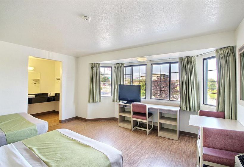 Motel 6 Milwaukee West - Brookfield  | Brookfield | Wisconsin | United States 15