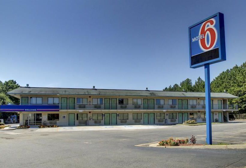 Motel 6 Marshall