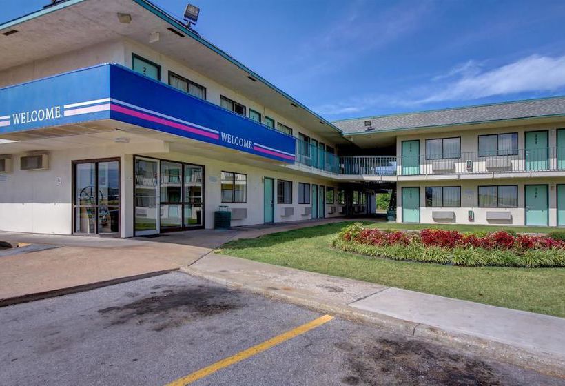 Motel 6 Tulsa West