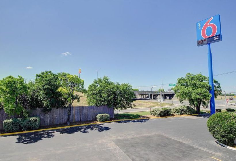 Motel 6 San Antonio East  | San Antonio | Texas | United States 19