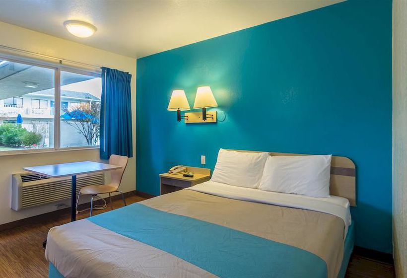 Motel 6 College Station - Bryan  | College Station | Texas | United States 14