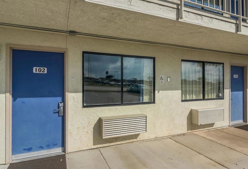 Motel 6 College Station - Bryan  | College Station | Texas | United States 2