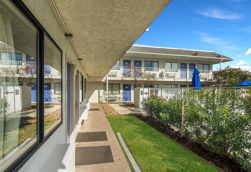 Motel 6 College Station - Bryan  | College Station | Texas | United States 3