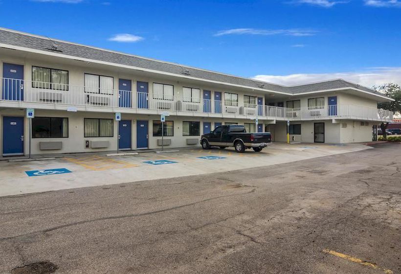 Motel 6 College Station - Bryan  | College Station | Texas | United States 4