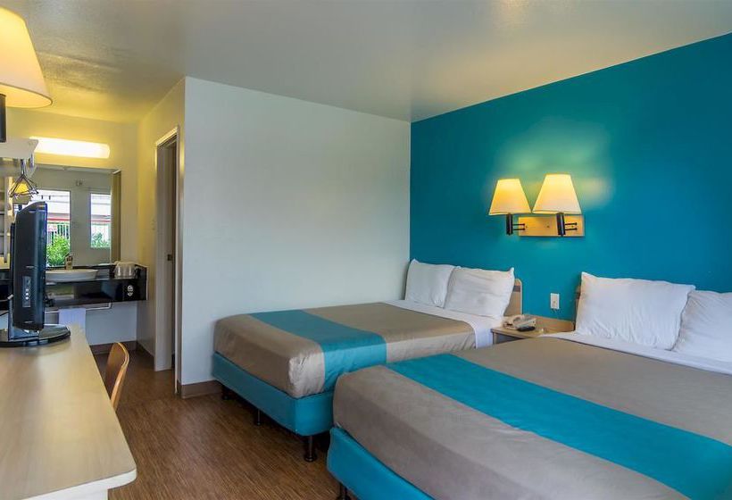 Motel 6 College Station - Bryan  | College Station | Texas | United States 6