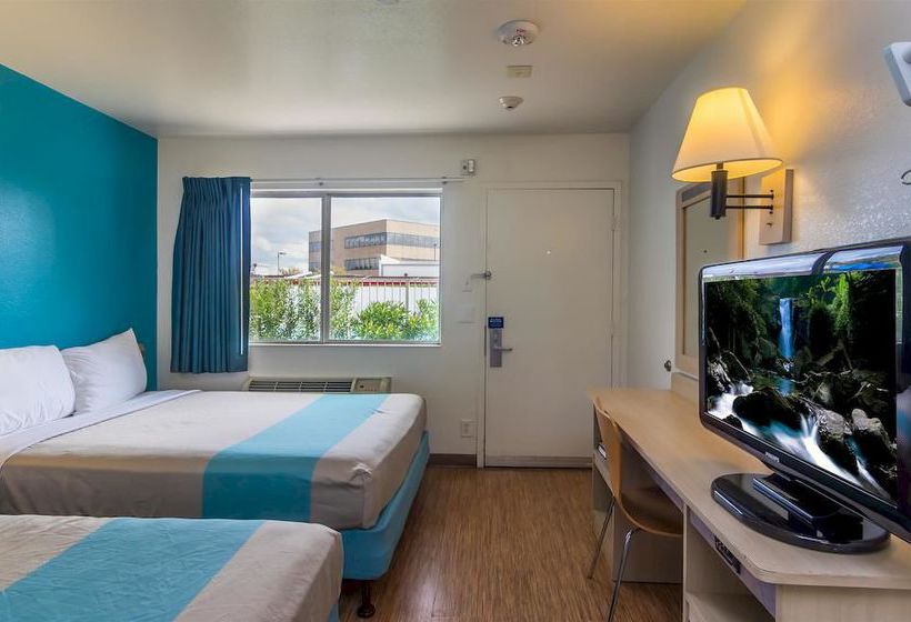 Motel 6 College Station - Bryan  | College Station | Texas | United States 7