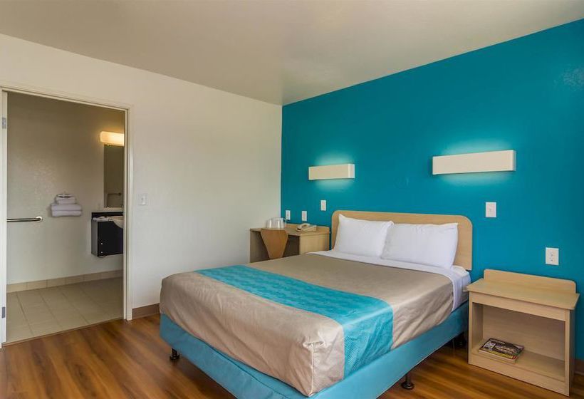 Motel 6 College Station - Bryan  | College Station | Texas | United States 8