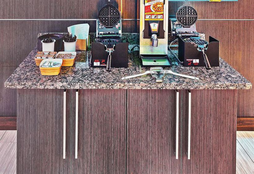 Hotel La Quinta Inn & Suites Muskogee  | Muskogee | Oklahoma | United States 14