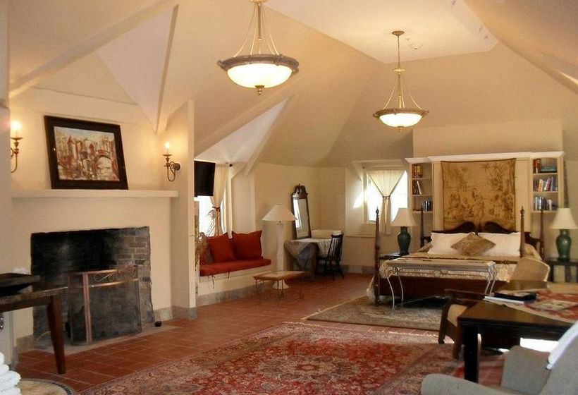 Tamaracks Country Villa Bed & Breakfast