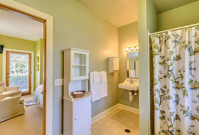 Bed and Breakfast Village House Inn  | Winona | Minnesota | United States 11