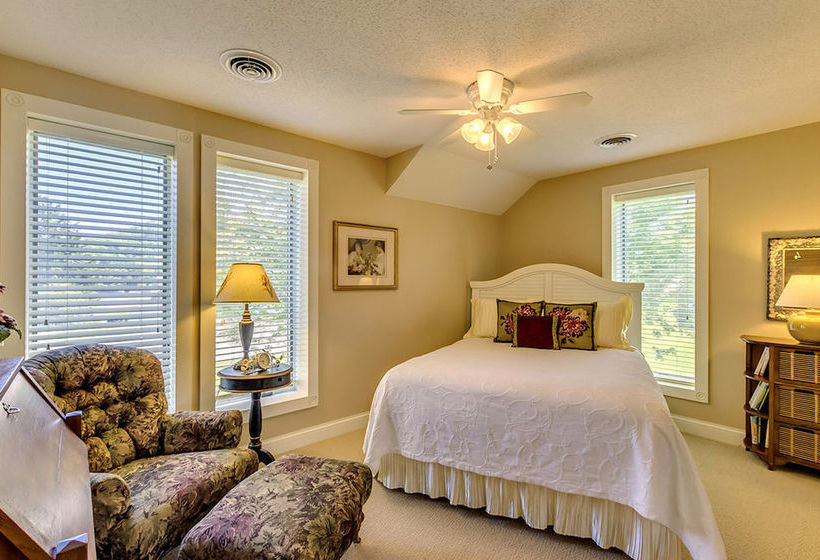 Bed and Breakfast Village House Inn  | Winona | Minnesota | United States 15