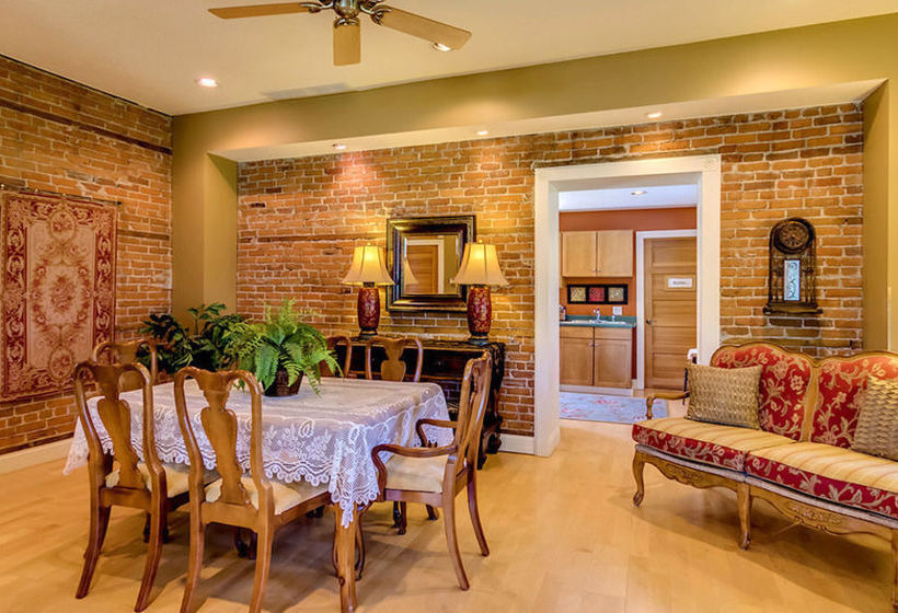 Bed and Breakfast Village House Inn  | Winona | Minnesota | United States 16