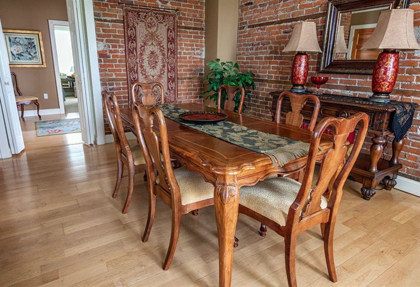 Bed and Breakfast Village House Inn  | Winona | Minnesota | United States 3