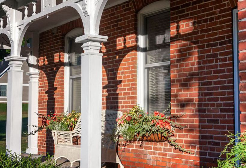 Bed and Breakfast Village House Inn  | Winona | Minnesota | United States 8