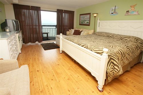 Hotel Oceans By Elliott Beach Rentals  | North Myrtle Beach | South Carolina | United States 4