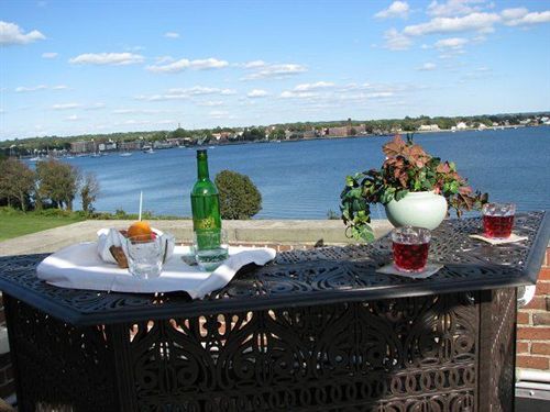 Bed and Breakfast Point Pleasant Inn & Resort  | Bristol | Rhode Island | United States 14