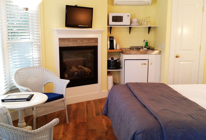 Admirals Landing Bed & Breakfast  | Provincetown | Massachusetts | United States 11