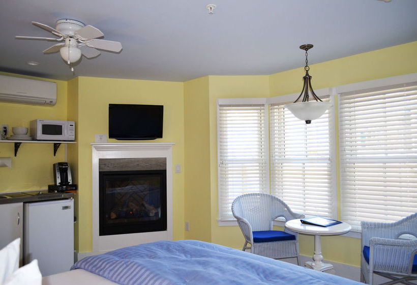 Admirals Landing Bed & Breakfast  | Provincetown | Massachusetts | United States 12