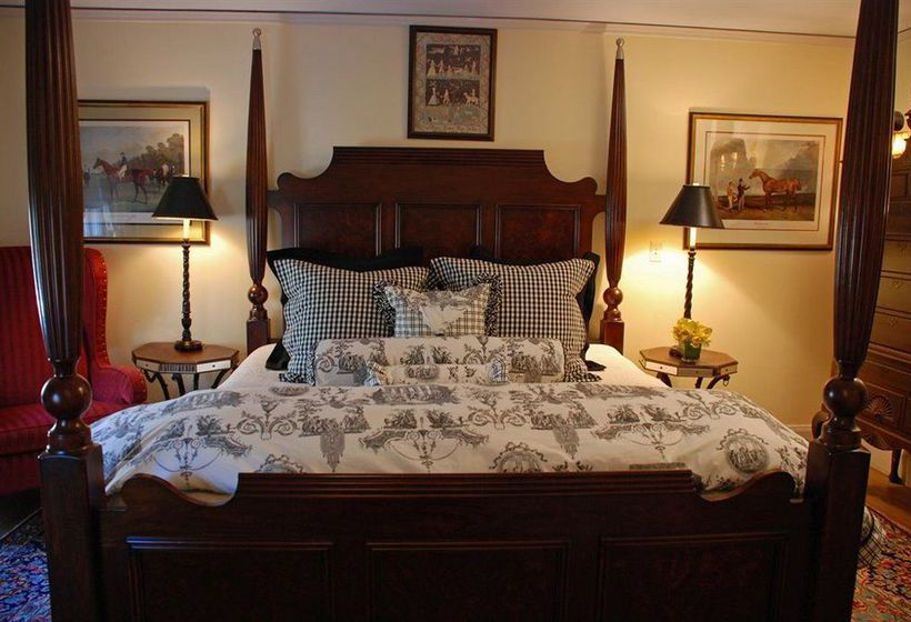 Bed and Breakfast Bee And Thistle Inn And Lounge 