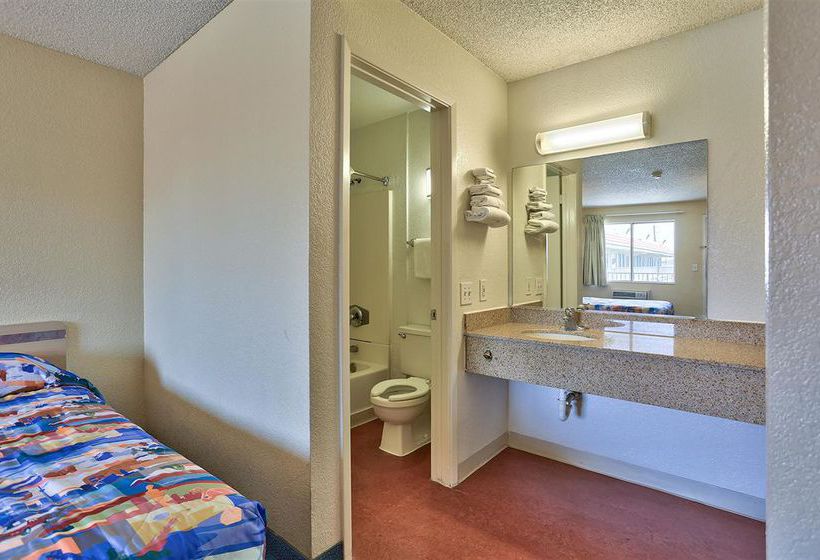 Motel 6 Phoenix-black Canyon  | Phoenix | Arizona | United States 12