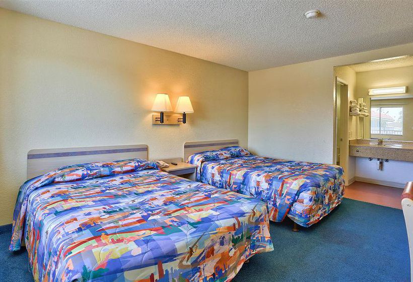 Motel 6 Phoenix-black Canyon  | Phoenix | Arizona | United States 13