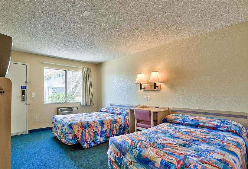 Motel 6 Phoenix-black Canyon  | Phoenix | Arizona | United States 9