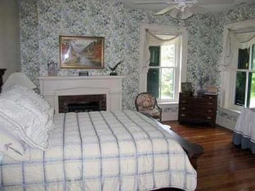 Rockwood Manor Bed & Breakfast  | Dublin | Virginia | United States 10