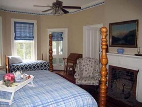 Rockwood Manor Bed & Breakfast  | Dublin | Virginia | United States 8