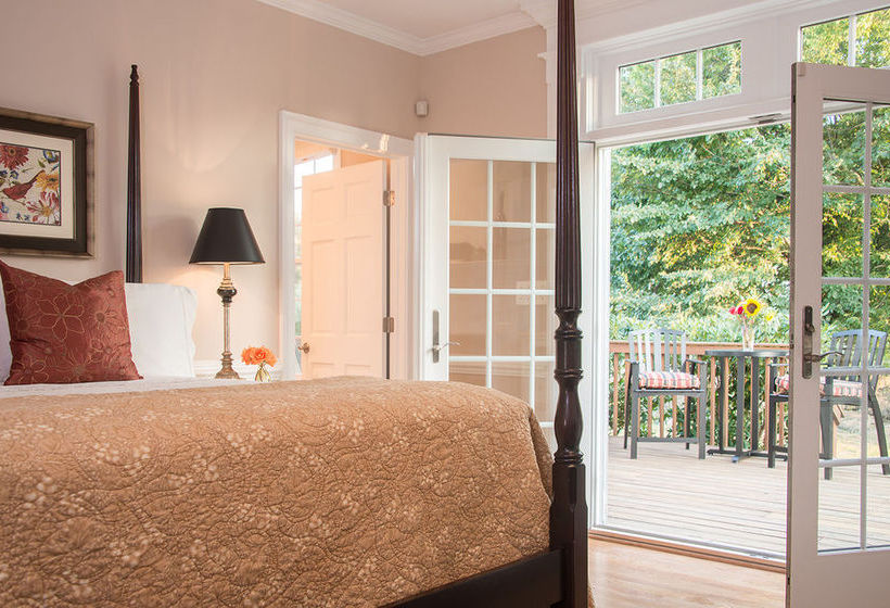 Bed and Breakfast Hillbrook Inn  | Charles Town | West Virginia | United States 1