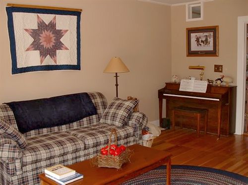 Rainbow Ridge Farms Bed And Breakfast  | Onalaska | Wisconsin | United States 13