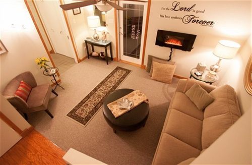 Bed and Breakfast Abigaile's Treehouse  | Bryan | Texas | United States 5