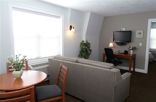 Crescent Suites  | Waltham | Massachusetts | United States 9