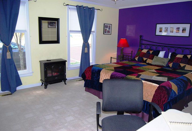 Bed and Breakfast Clay Corner Inn 