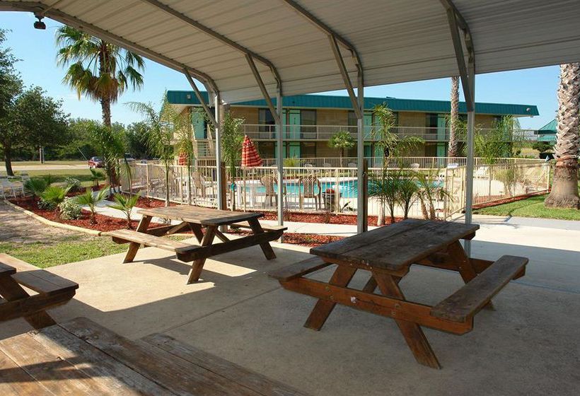 Motel 6 Beeville Beeville