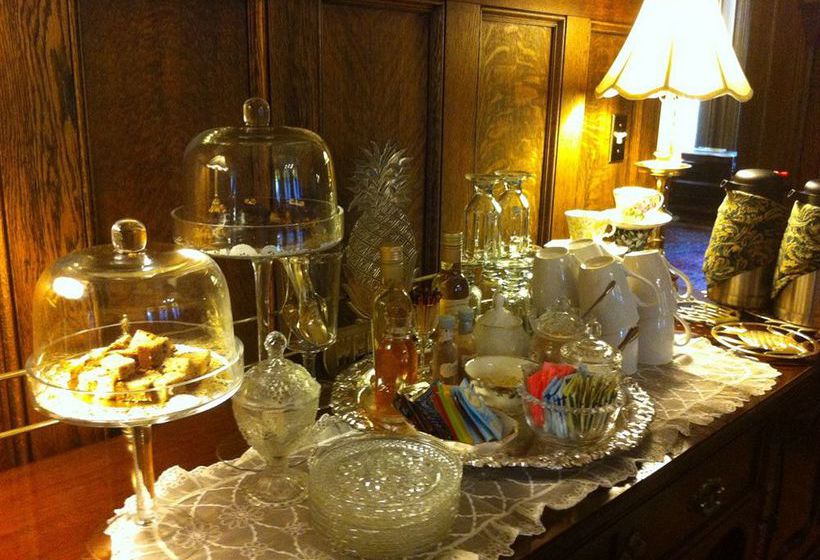 Bed and Breakfast Brass Pineapple Inn  | Charleston | West Virginia | United States 1