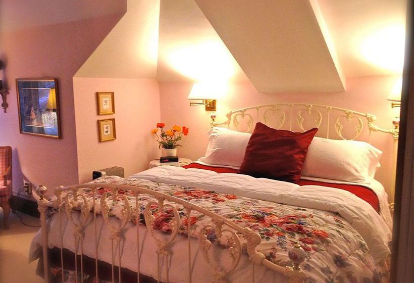 Bed and Breakfast Brass Pineapple Inn  | Charleston | West Virginia | United States 13