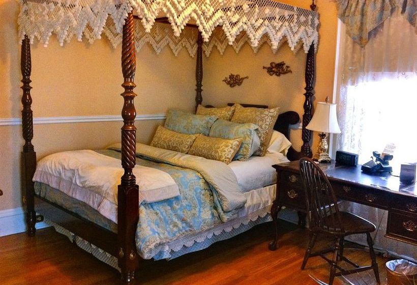 Bed and Breakfast Brass Pineapple Inn  | Charleston | West Virginia | United States 15