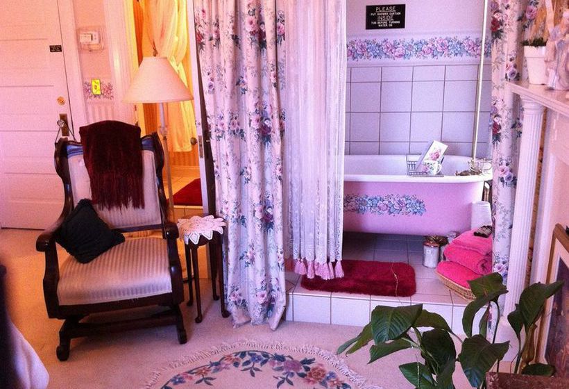 Bed and Breakfast Brass Pineapple Inn  | Charleston | West Virginia | United States 2