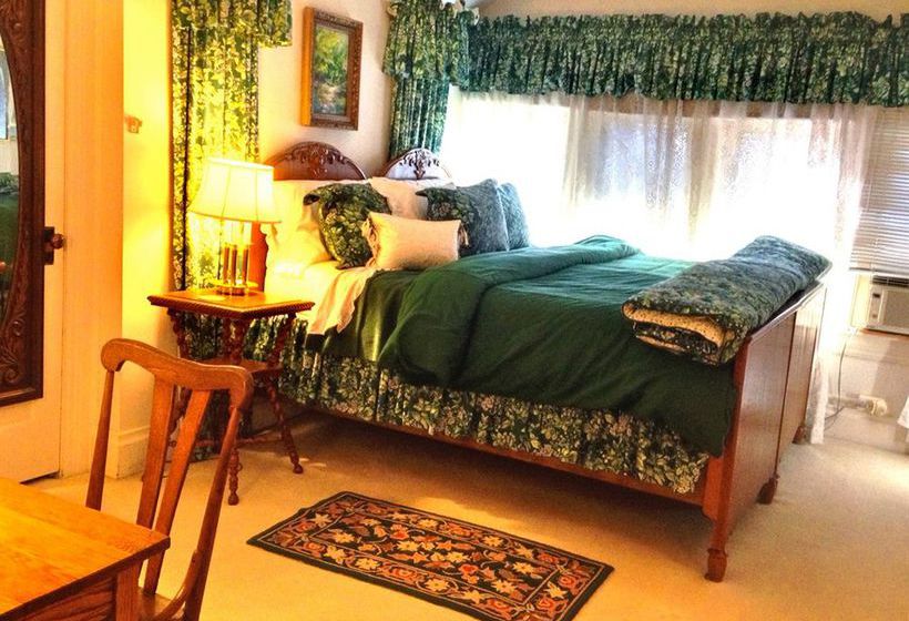 Bed and Breakfast Brass Pineapple Inn  | Charleston | West Virginia | United States 20